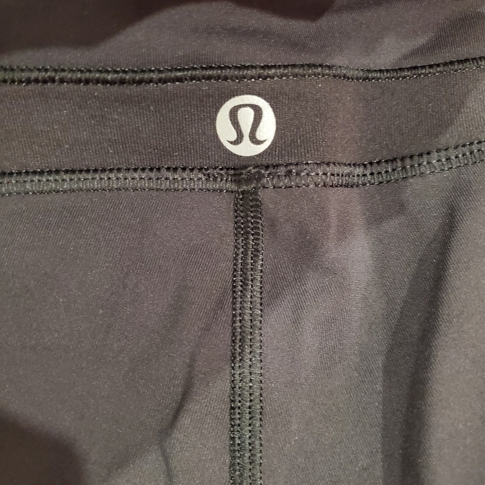 Lululemon Capri Black Leggings - Picture 4 of 4